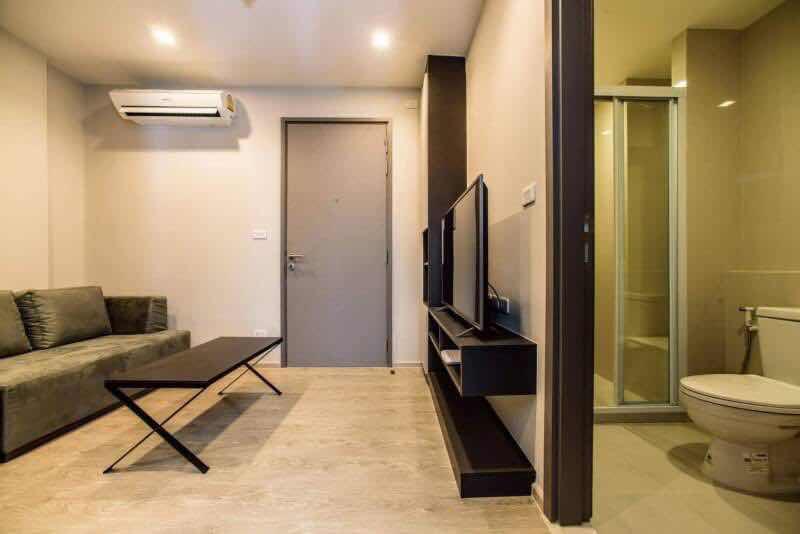 The Base Pattaya By Feng Apartment Exterior photo